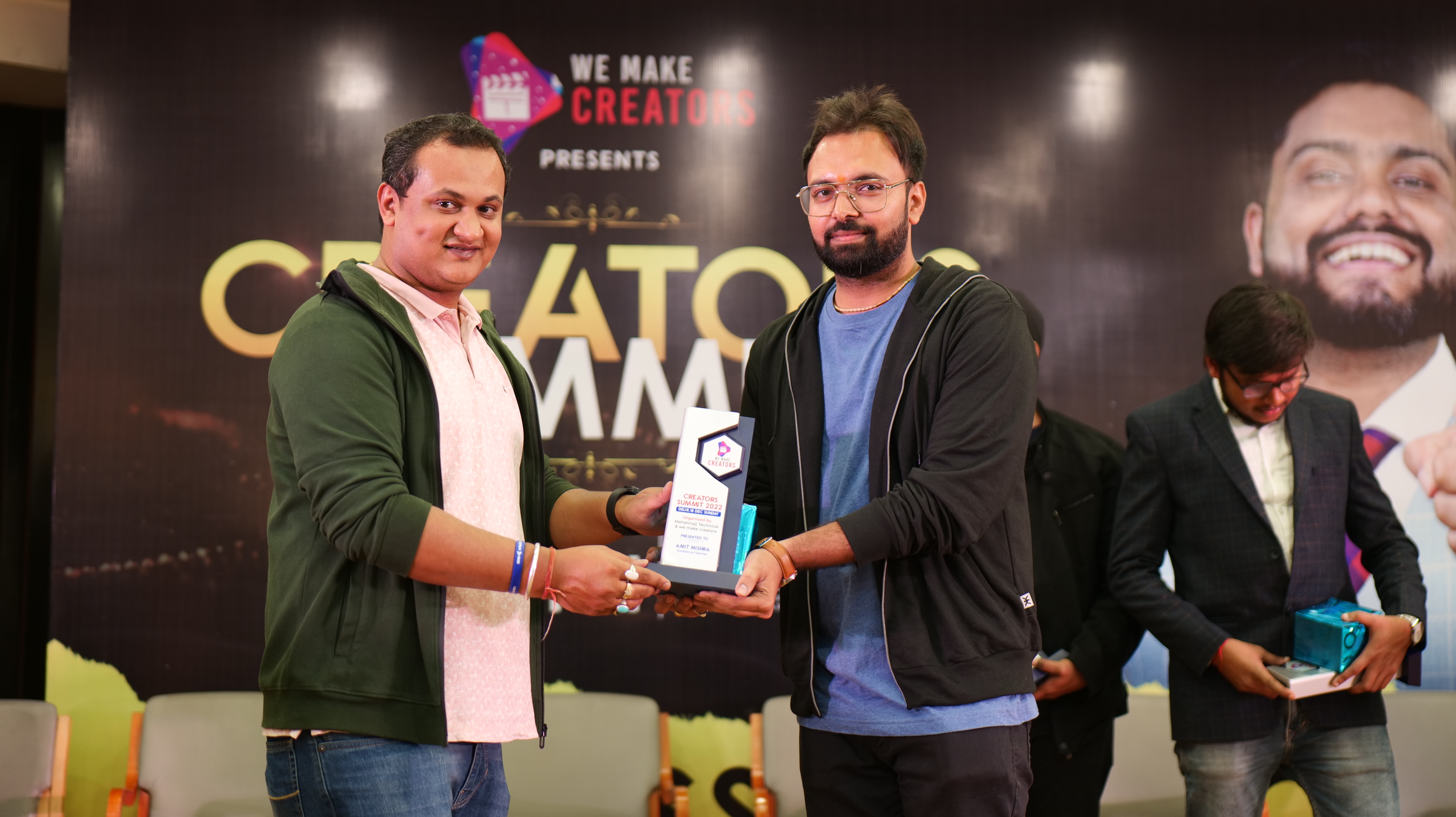Amit Mishra receiving an award